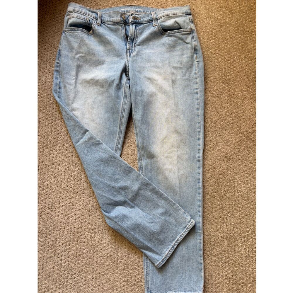 Fantastic Old Navy 5 Pocket Mid-Rise WOW Boyfriend Jean Size 12